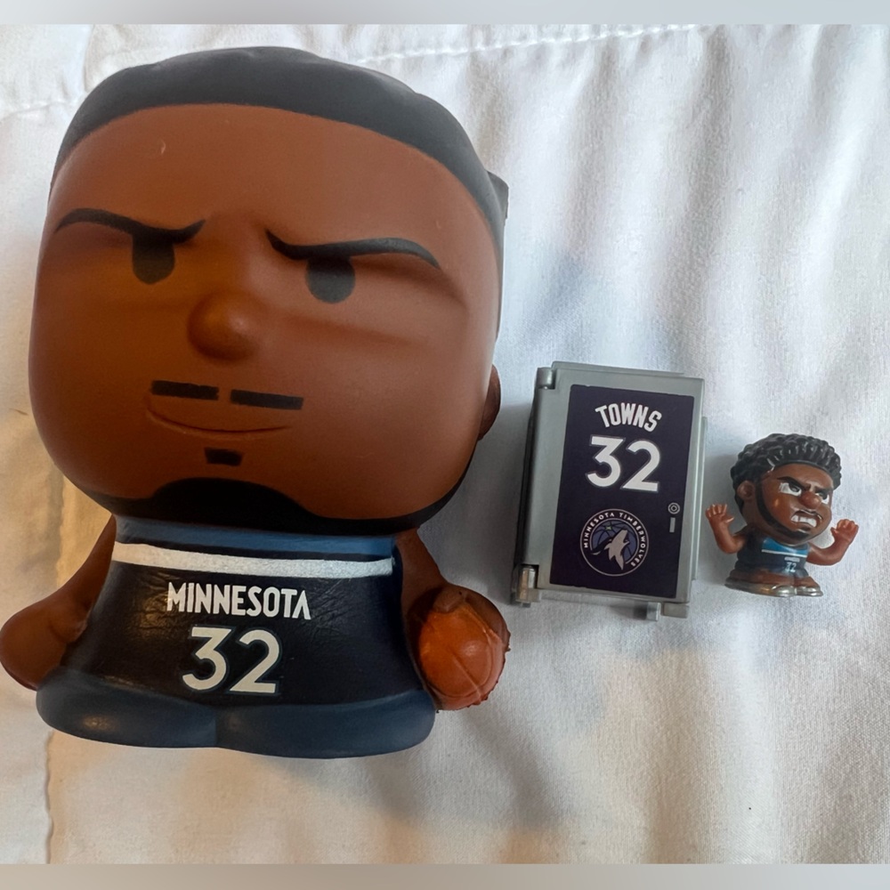 NBA Basketball Minnesota Timberwolves Towns Teenymate Locker & Squeezy mate Larg